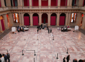 Lors des votes au Palais Universitaire. 